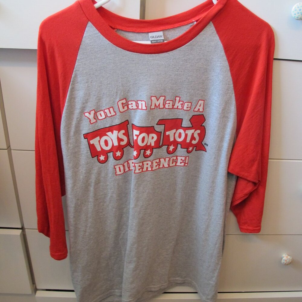 Gildan Raglan 3/4 sleeve Toys For Tots Size Large  Red and Gray